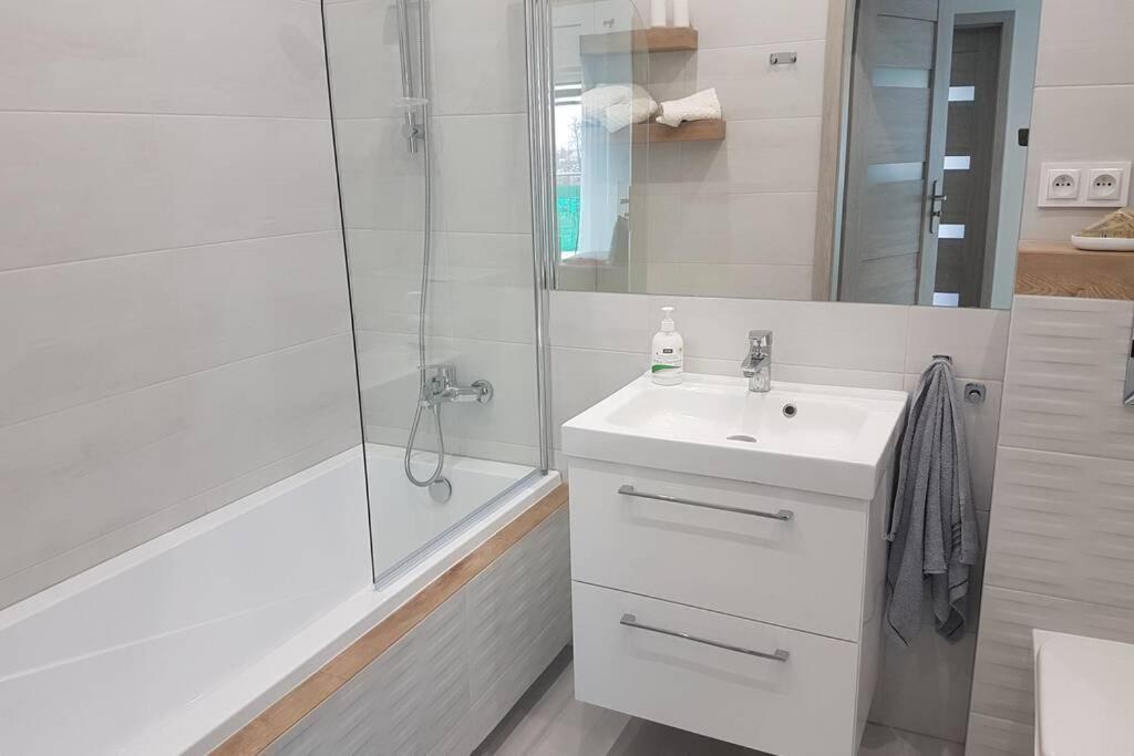 Komfortowy Nowoczesny Apartament Kustronia Z Garazem Balkonem Wanna Bielsko-Biała Exteriör bild